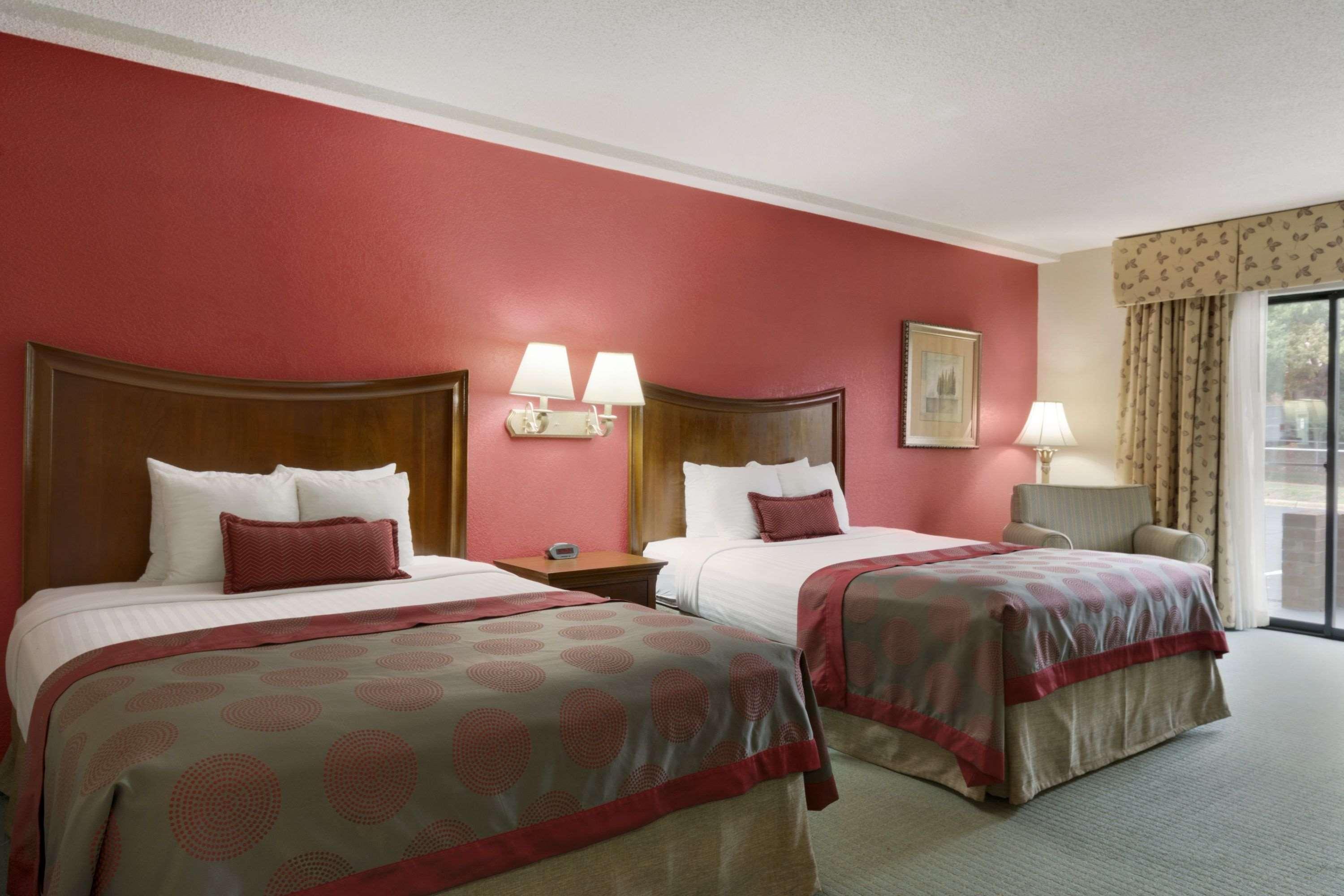 Ramada By Wyndham Raleigh Ξενοδοχείο Εξωτερικό φωτογραφία