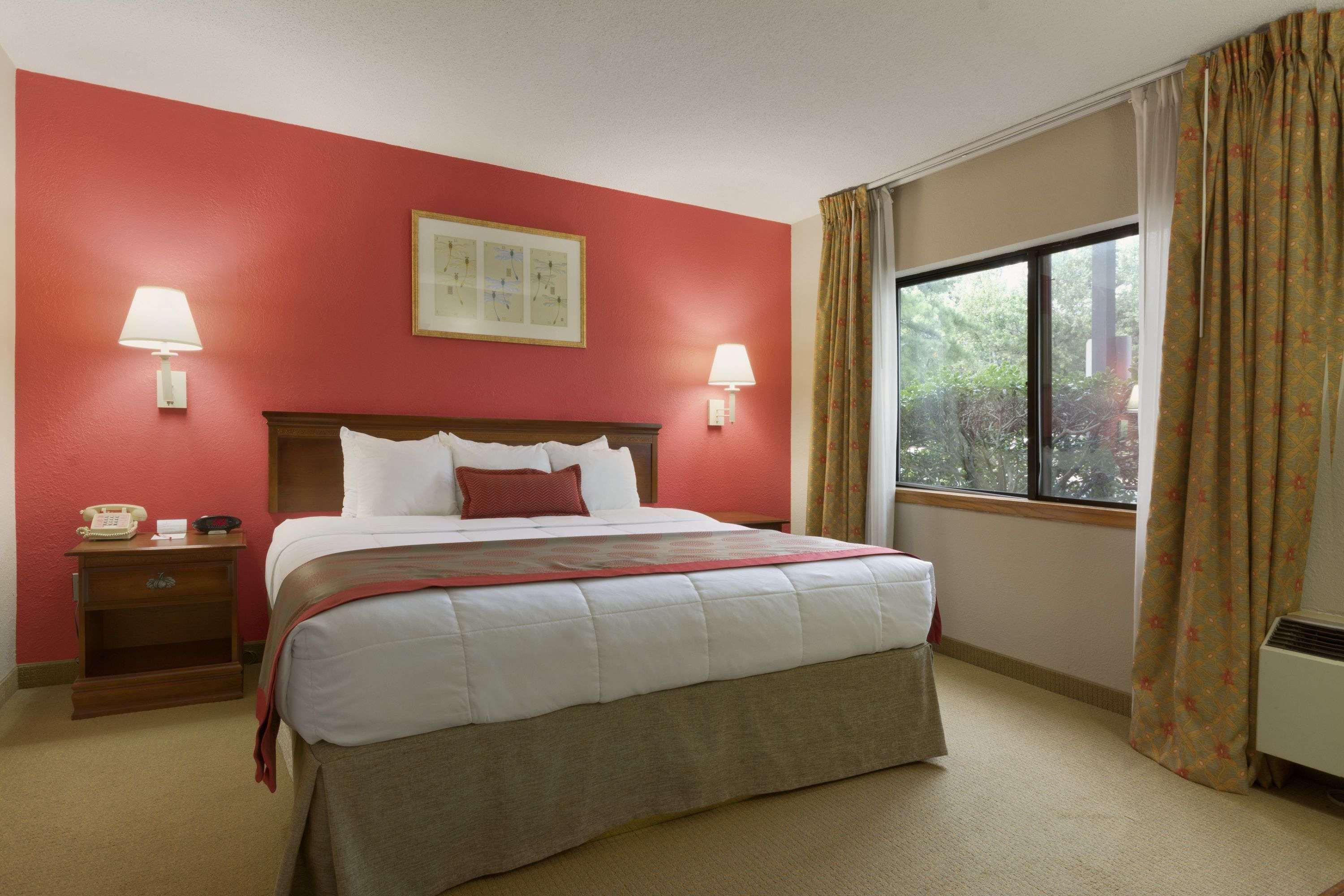 Ramada By Wyndham Raleigh Ξενοδοχείο Εξωτερικό φωτογραφία
