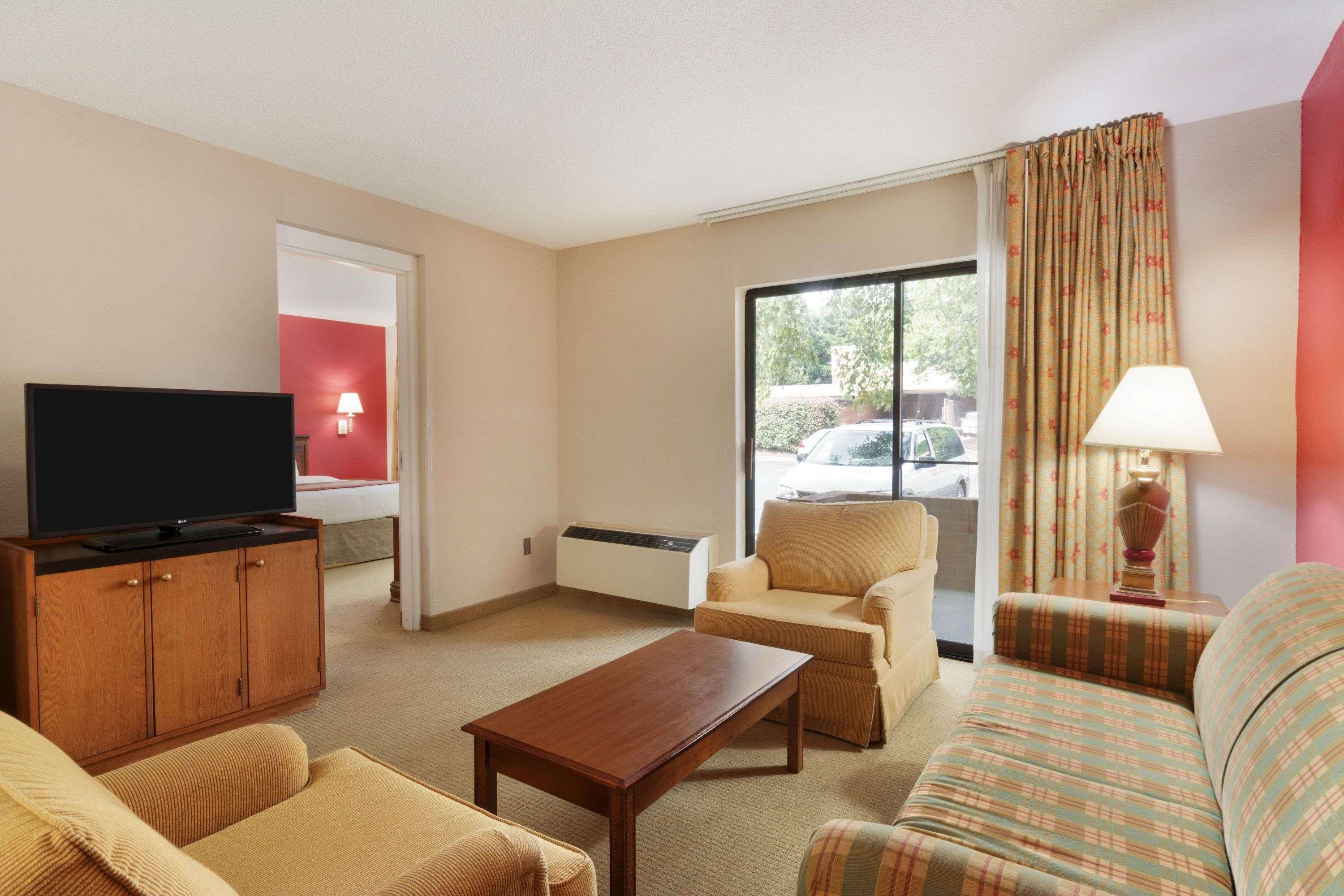Ramada By Wyndham Raleigh Ξενοδοχείο Εξωτερικό φωτογραφία