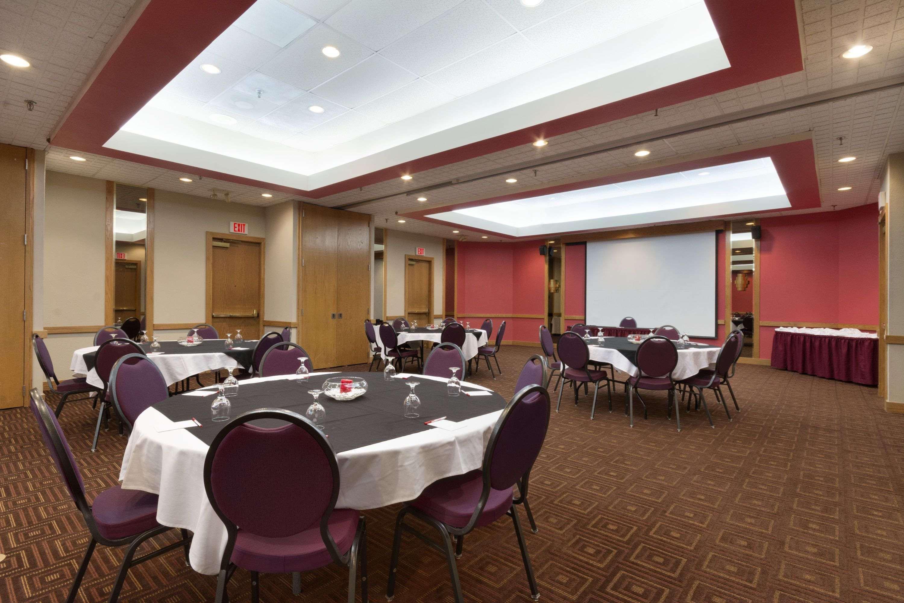 Ramada By Wyndham Raleigh Ξενοδοχείο Εξωτερικό φωτογραφία