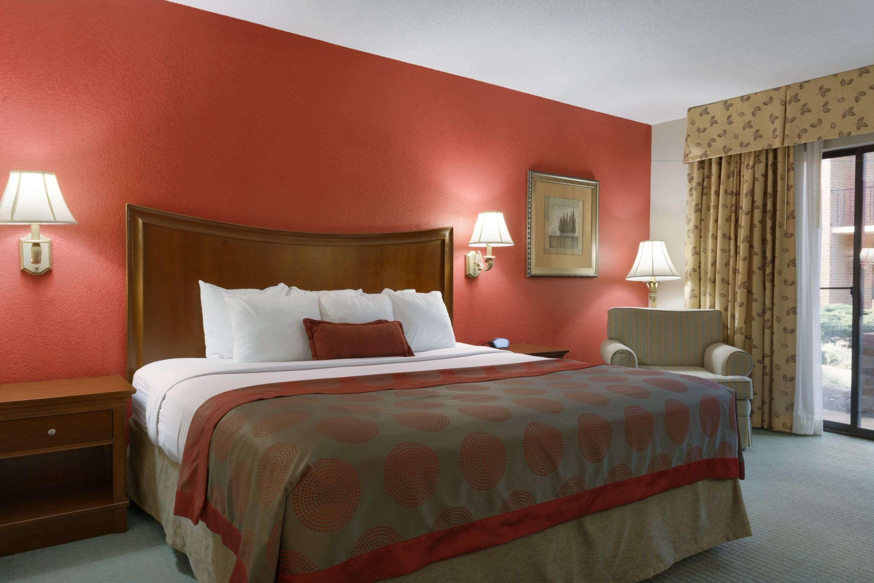 Ramada By Wyndham Raleigh Ξενοδοχείο Εξωτερικό φωτογραφία