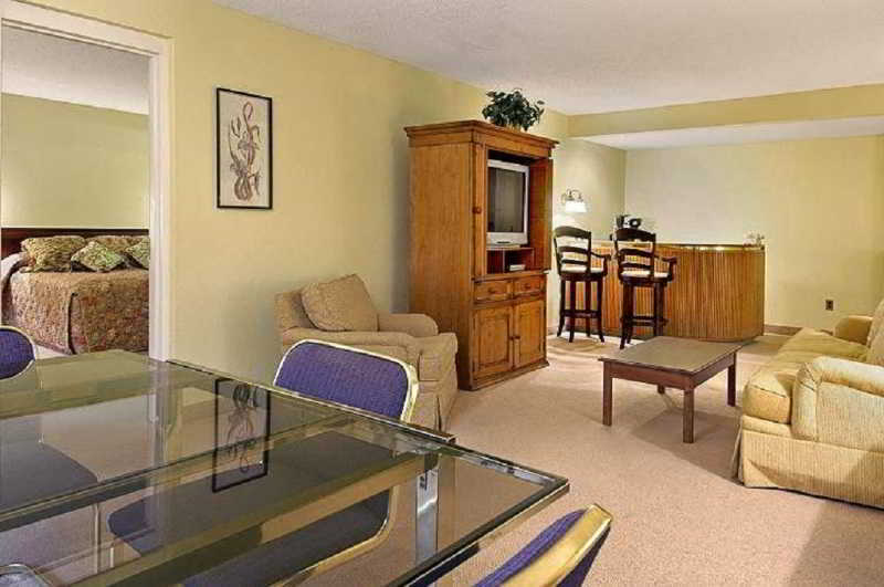 Ramada By Wyndham Raleigh Ξενοδοχείο Εσωτερικό φωτογραφία