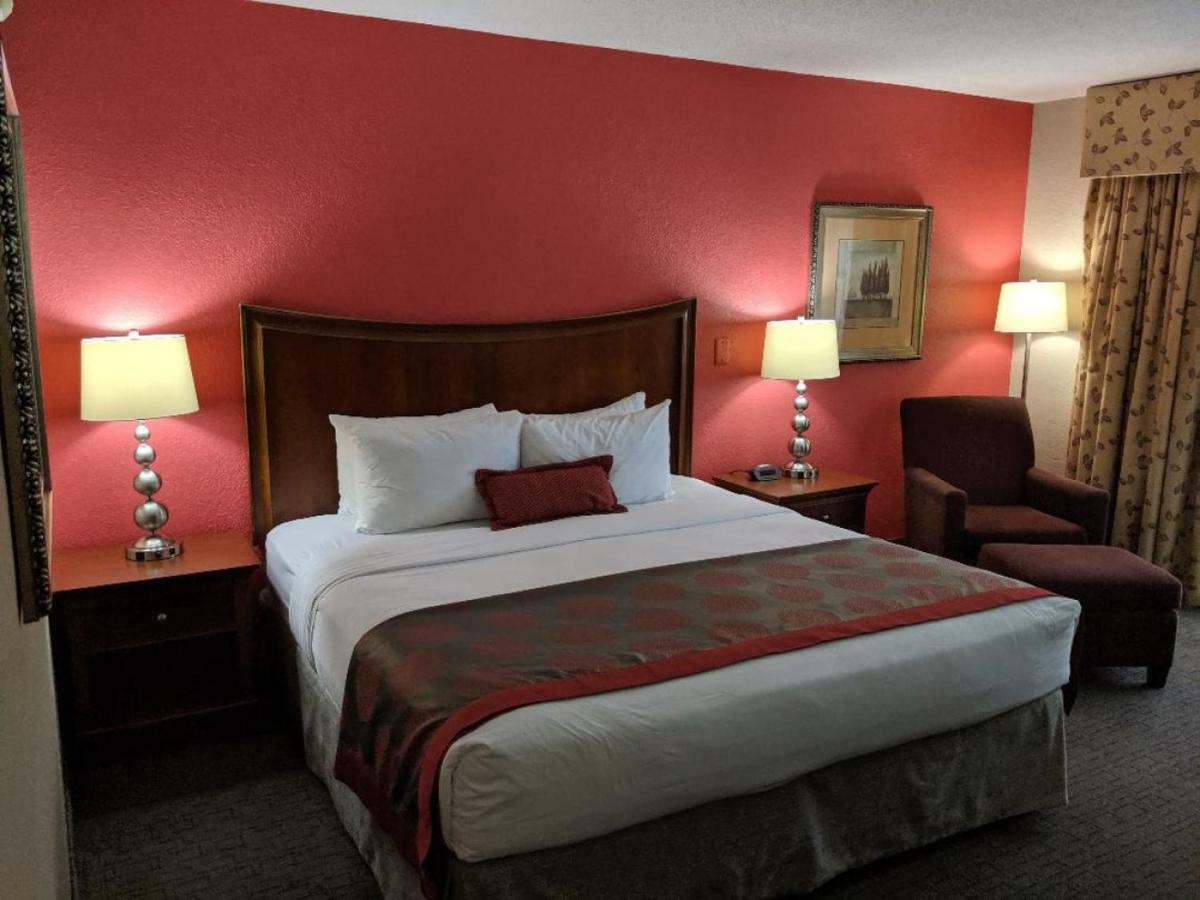 Ramada By Wyndham Raleigh Ξενοδοχείο Εξωτερικό φωτογραφία