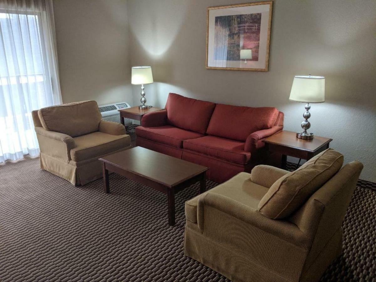 Ramada By Wyndham Raleigh Ξενοδοχείο Εξωτερικό φωτογραφία