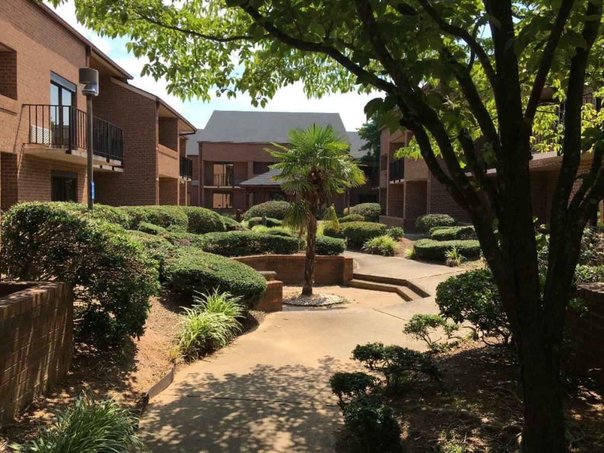 Ramada By Wyndham Raleigh Ξενοδοχείο Εξωτερικό φωτογραφία